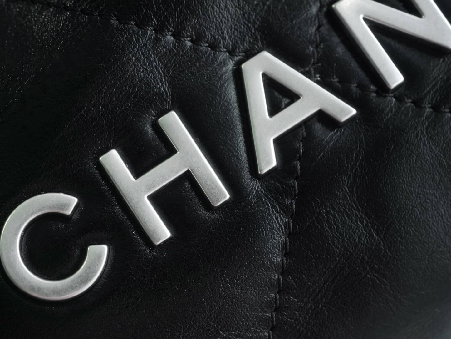 CC 22 Mini Handbag Black