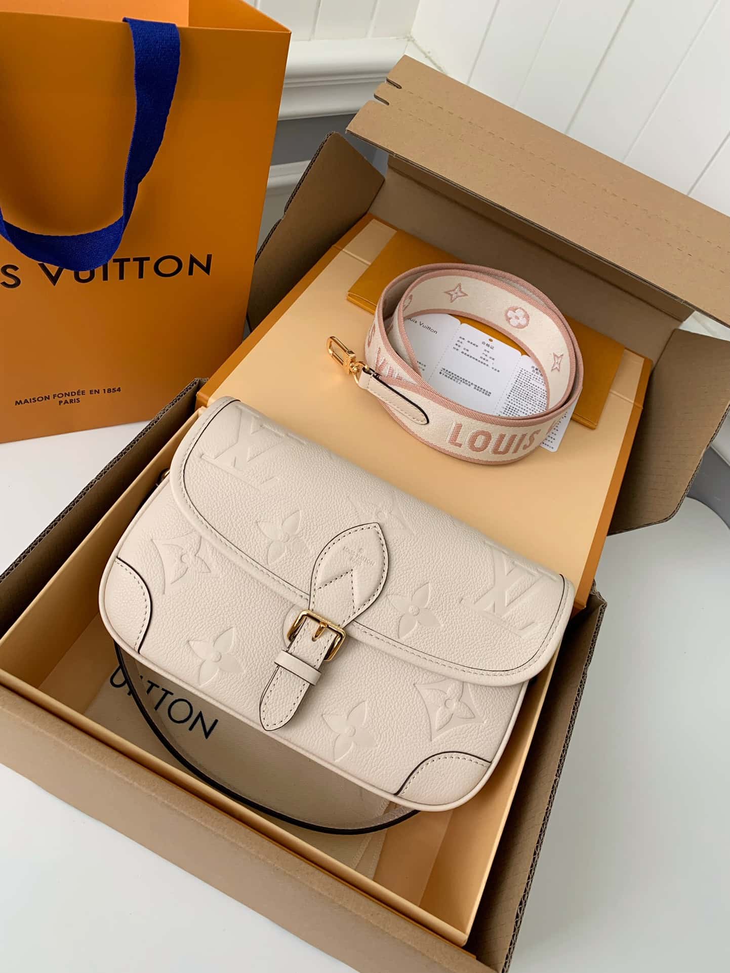 LV Diane Satchel Crème Beige
