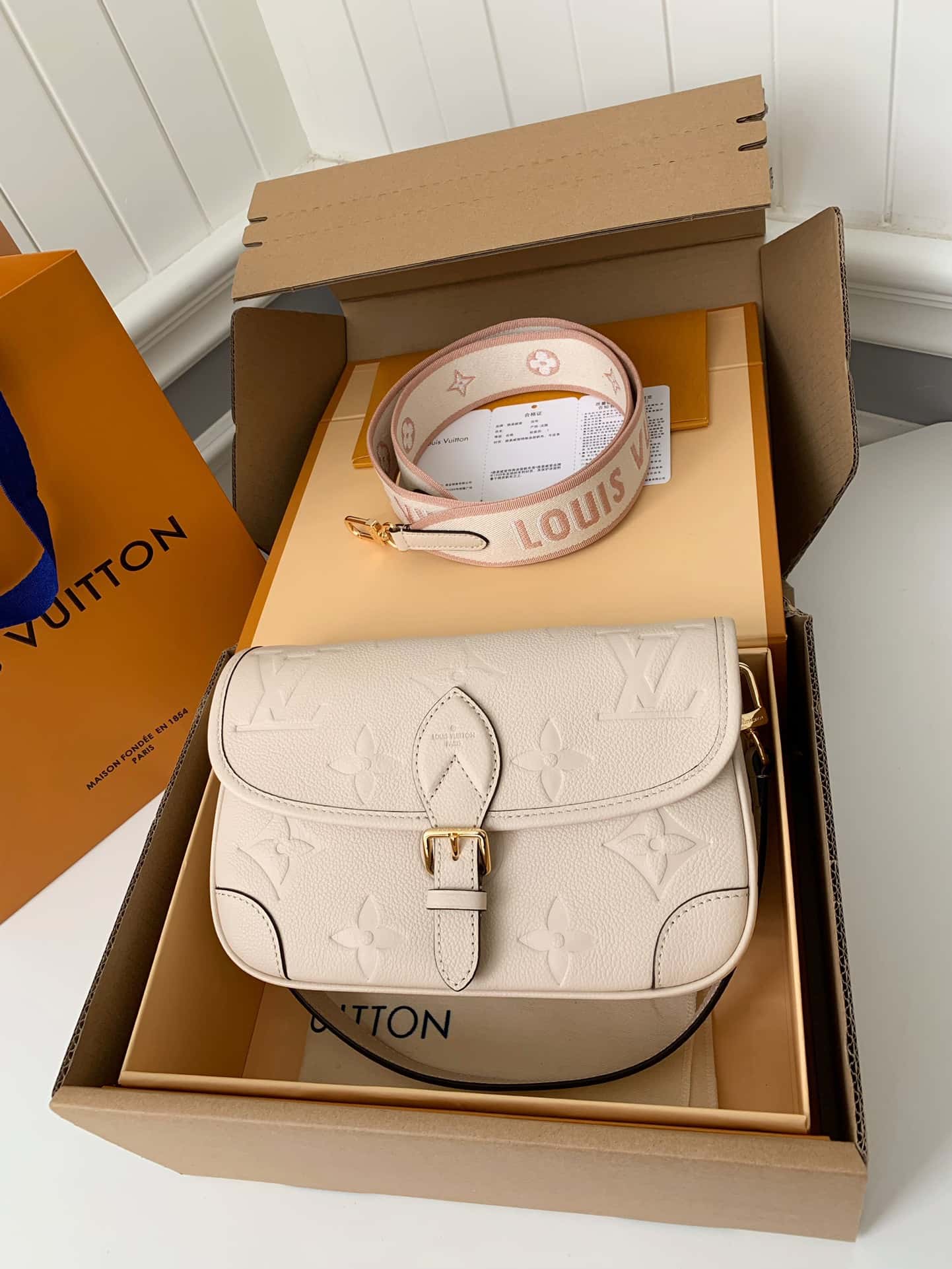 LV Diane Satchel Crème Beige