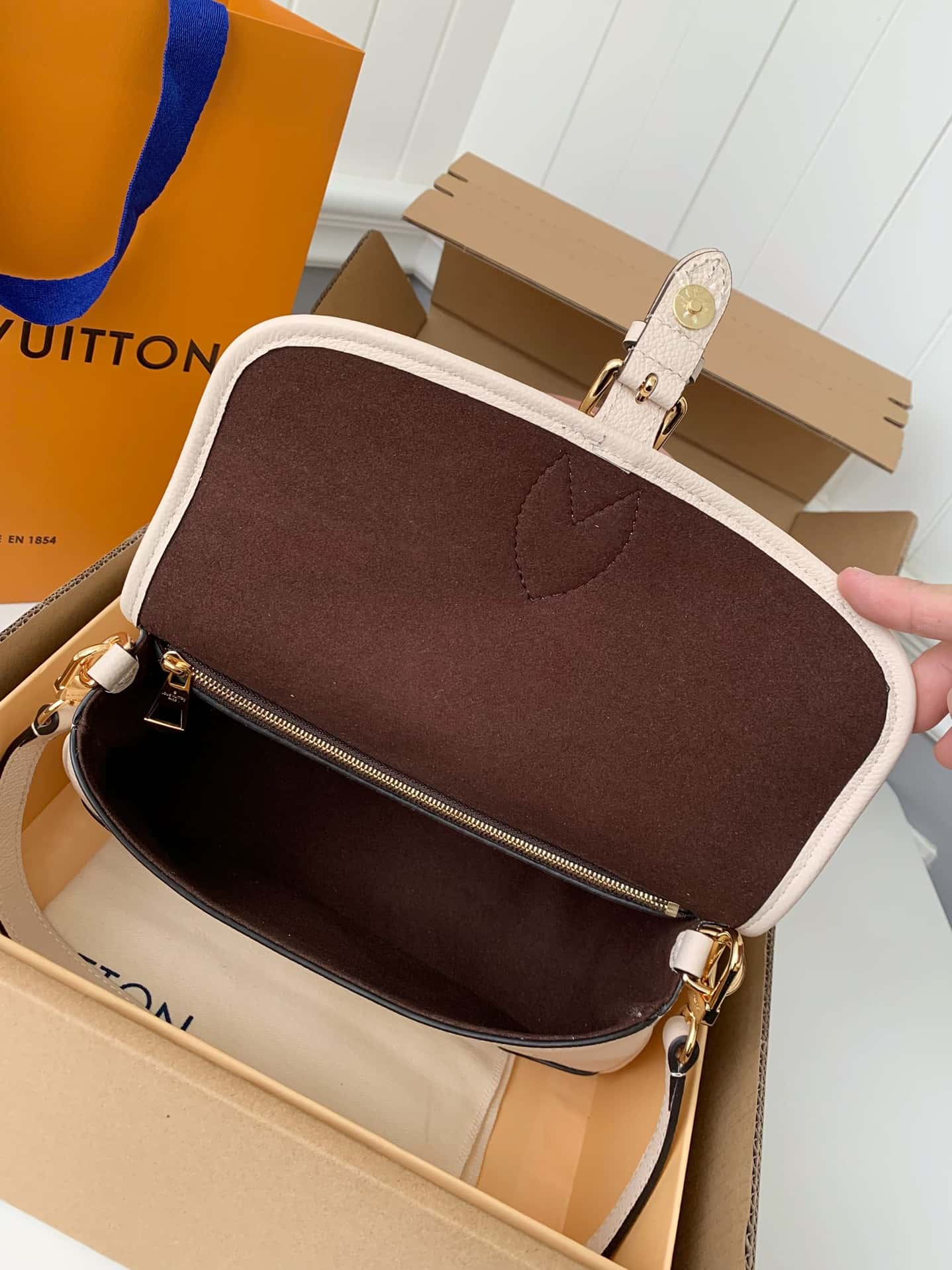 LV Diane Satchel Crème Beige