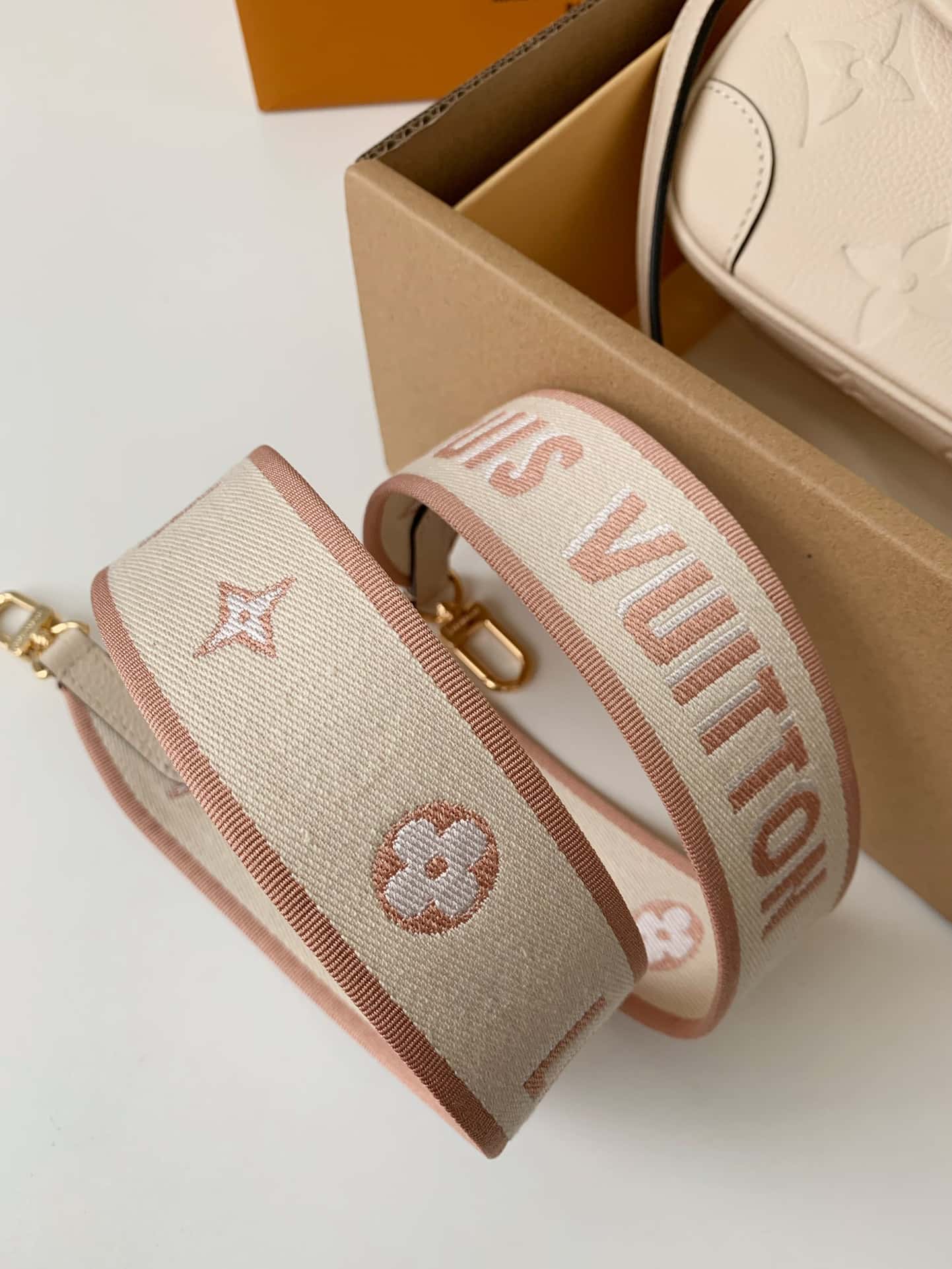 LV Diane Satchel Crème Beige