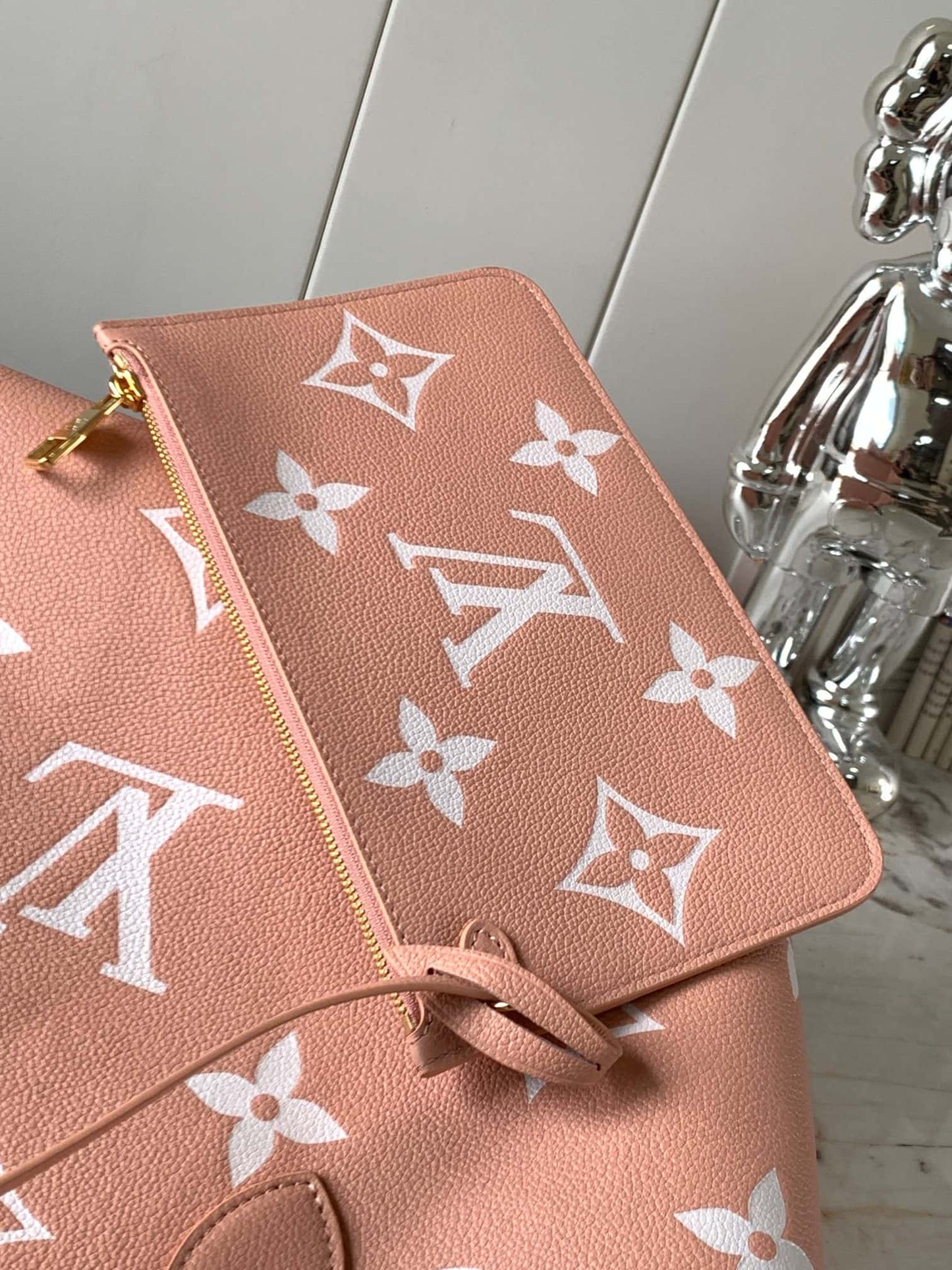 LV Neverfull MM Trianon Pink/Crème