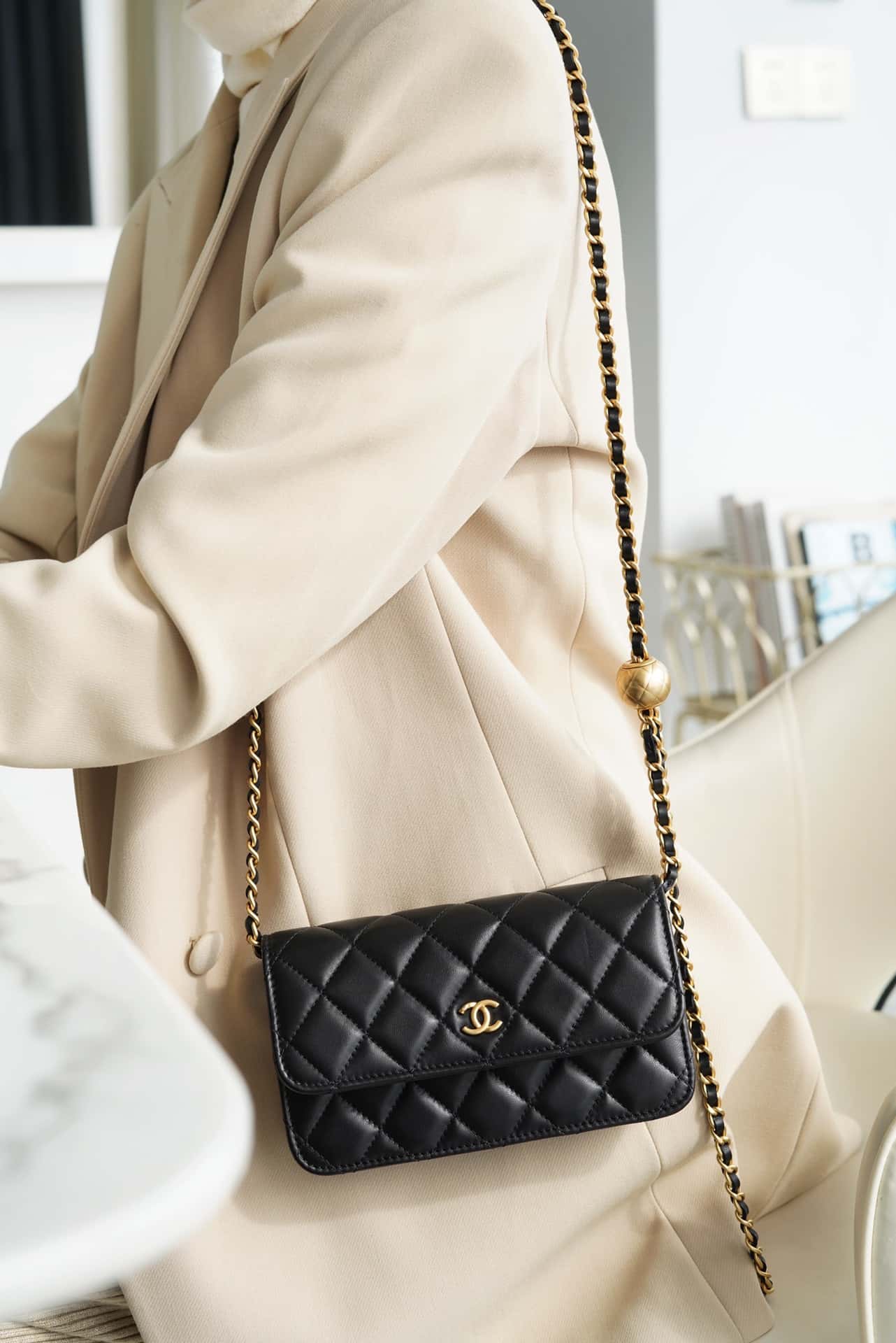 CC Flap Phone Holder with Chain Black