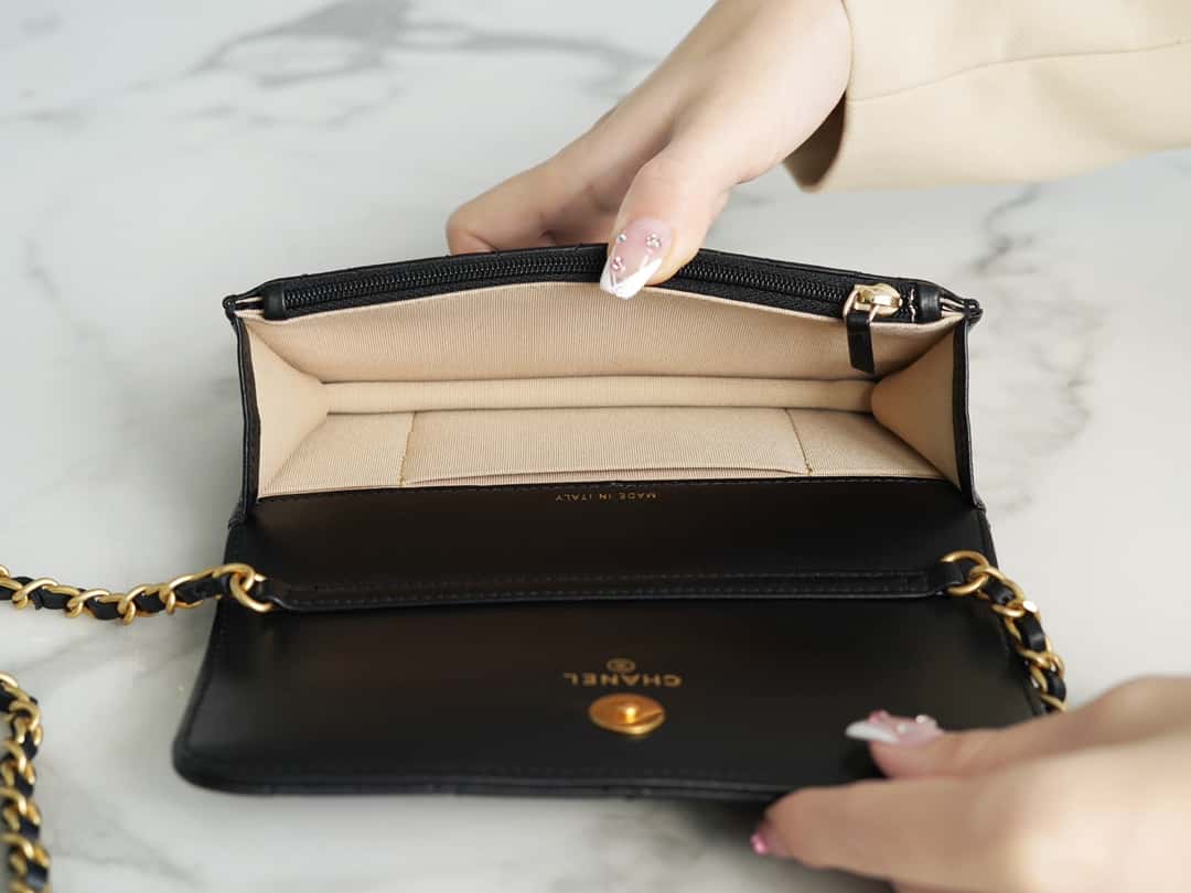 CC Flap Phone Holder with Chain Black