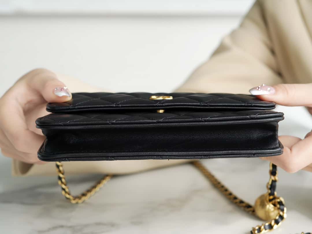 CC Flap Phone Holder with Chain Black