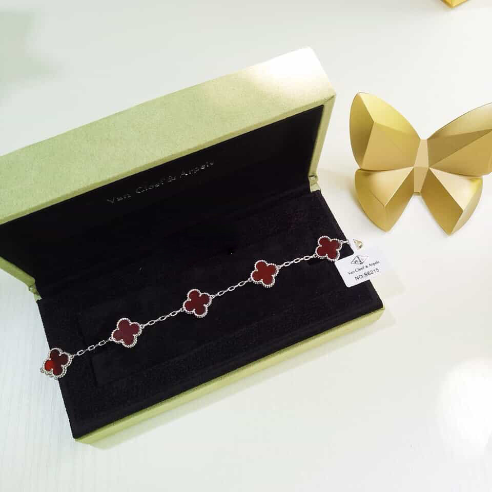 VAN CLEEFS & ARPELS 5 Clover Bracelet Carnelian