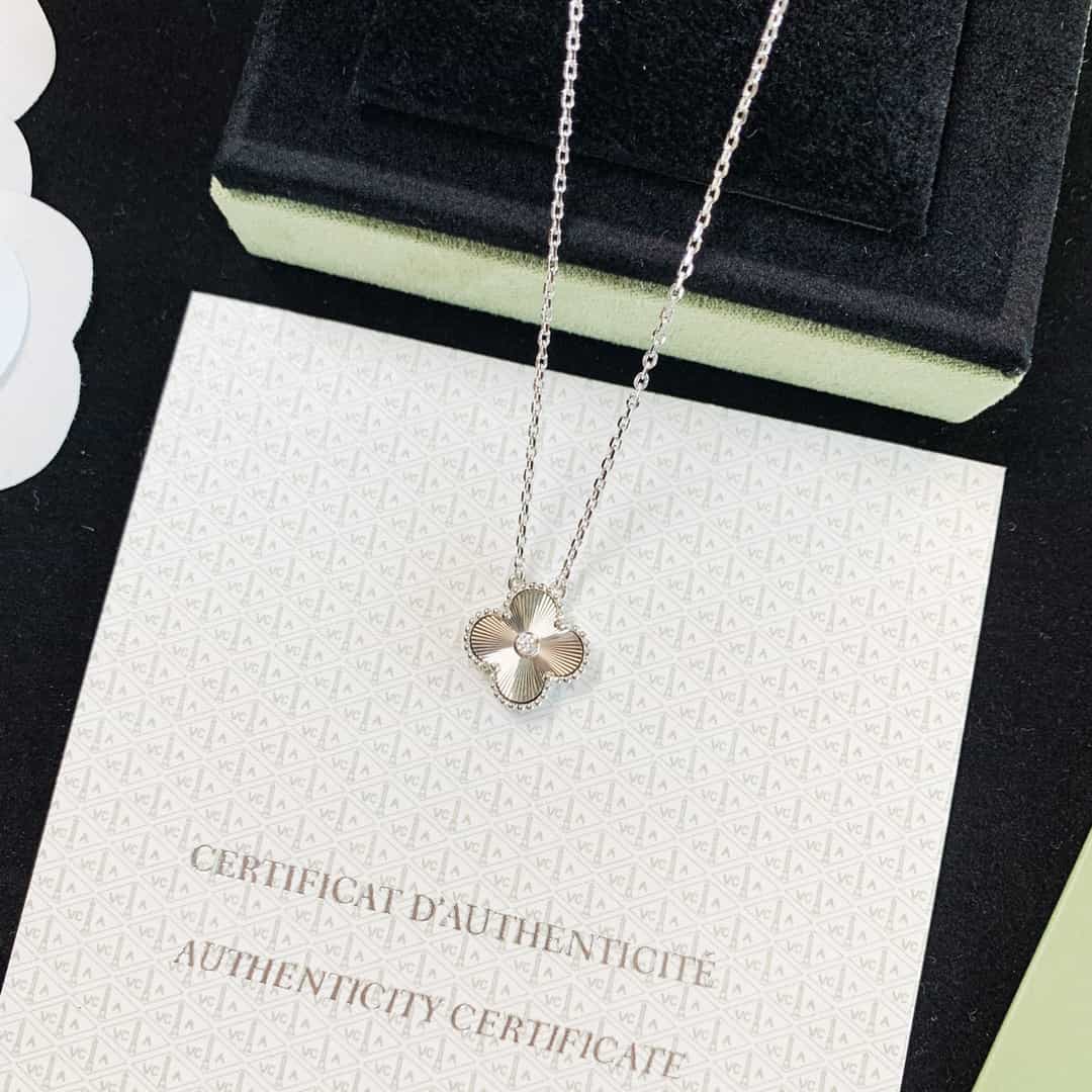 VAN CLEEFS & ARPELS Clover Necklace Limited Edition 925 Sterling Silver