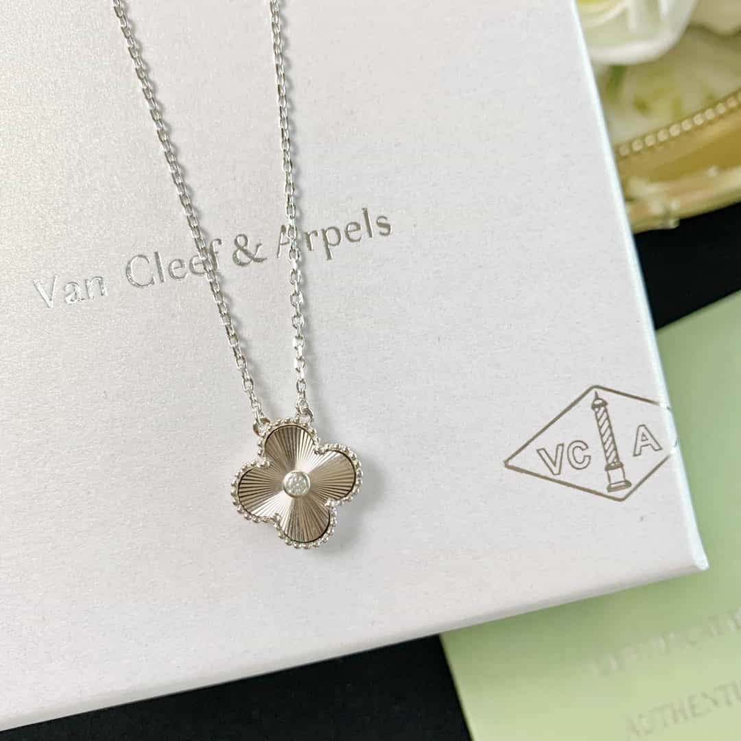 VAN CLEEFS & ARPELS Clover Necklace Limited Edition 925 Sterling Silver