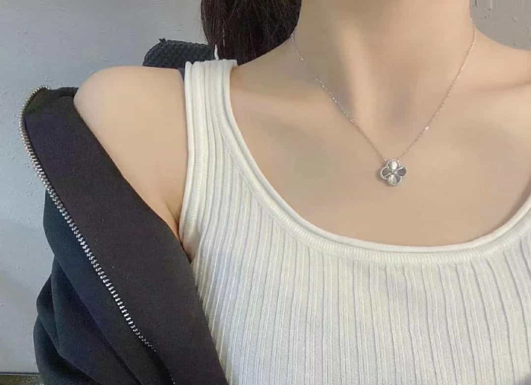 VAN CLEEFS & ARPELS Clover Necklace Limited Edition 925 Sterling Silver