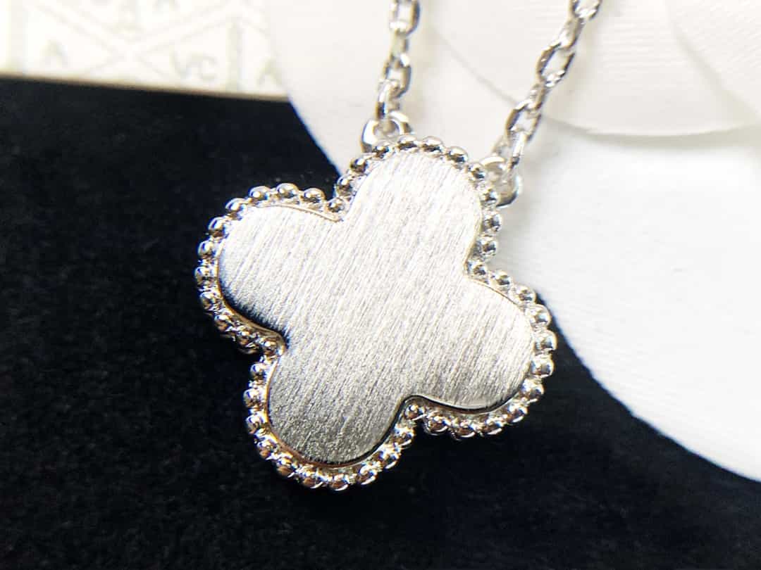 VAN CLEEFS & ARPELS Clover Necklace Limited Edition 925 Sterling Silver