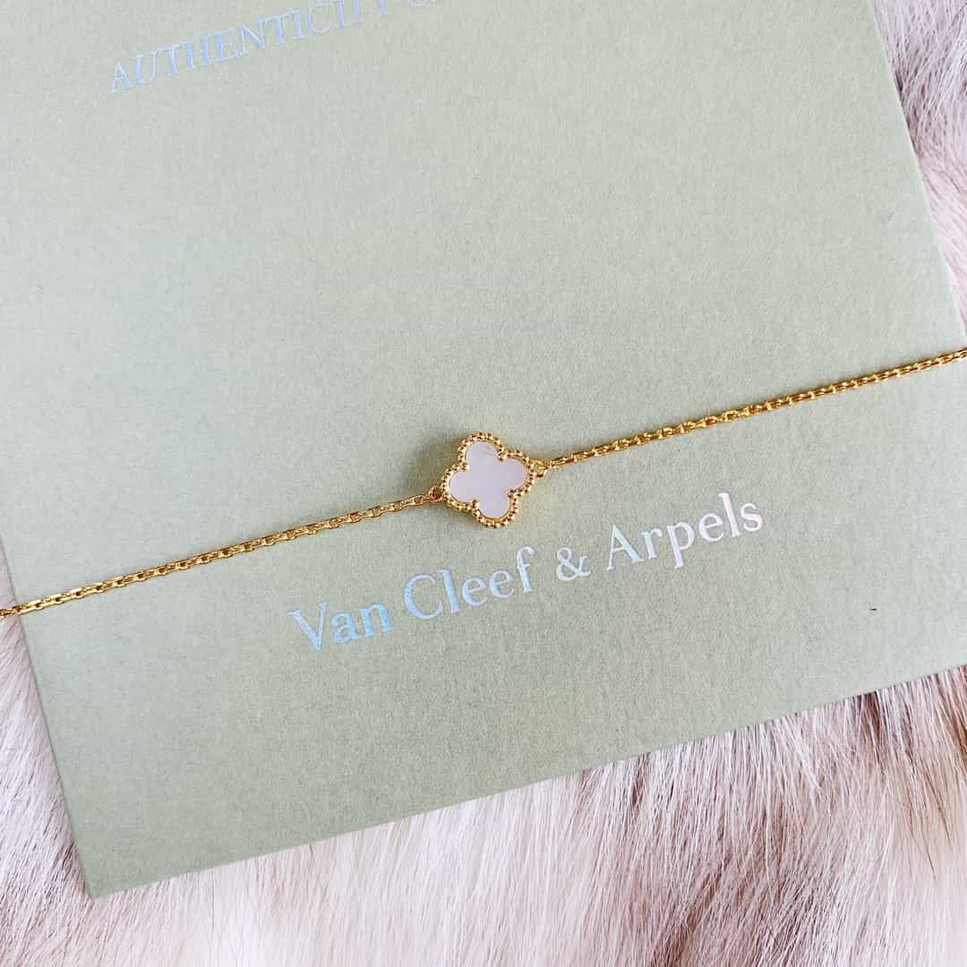 VAN CLEEFS & ARPELS Clover Bracelet Gold