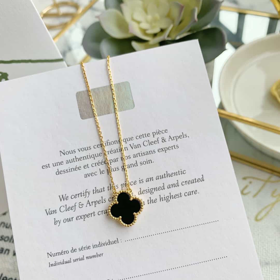 VAN CLEEFS & ARPELS Necklace