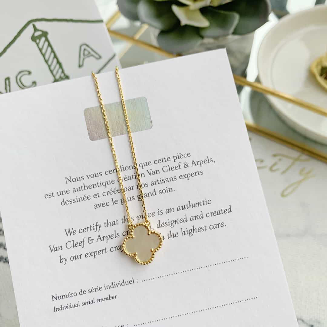 VAN CLEEFS & ARPELS Necklace