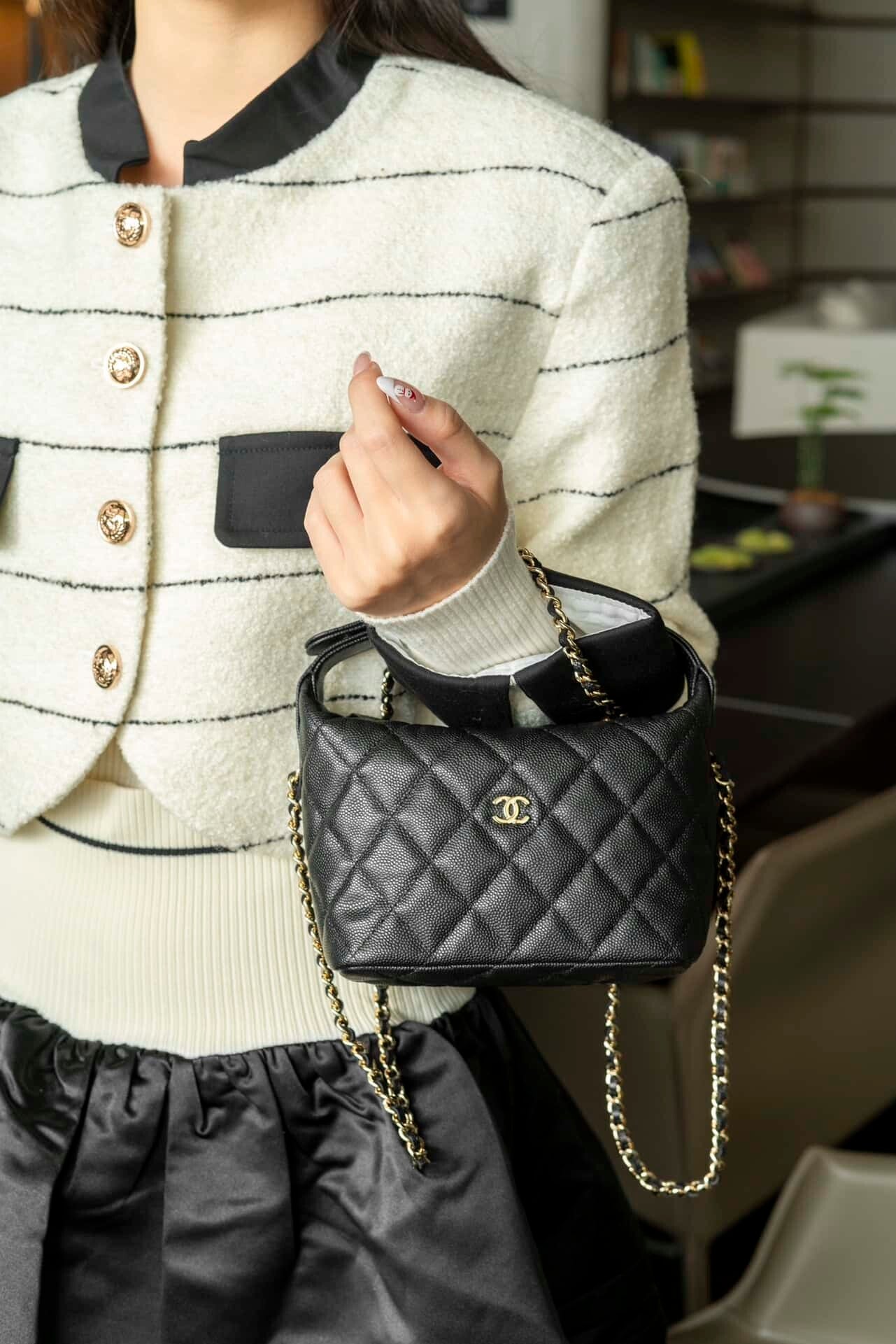 CC 25C Top Handle Hobo Bag Black