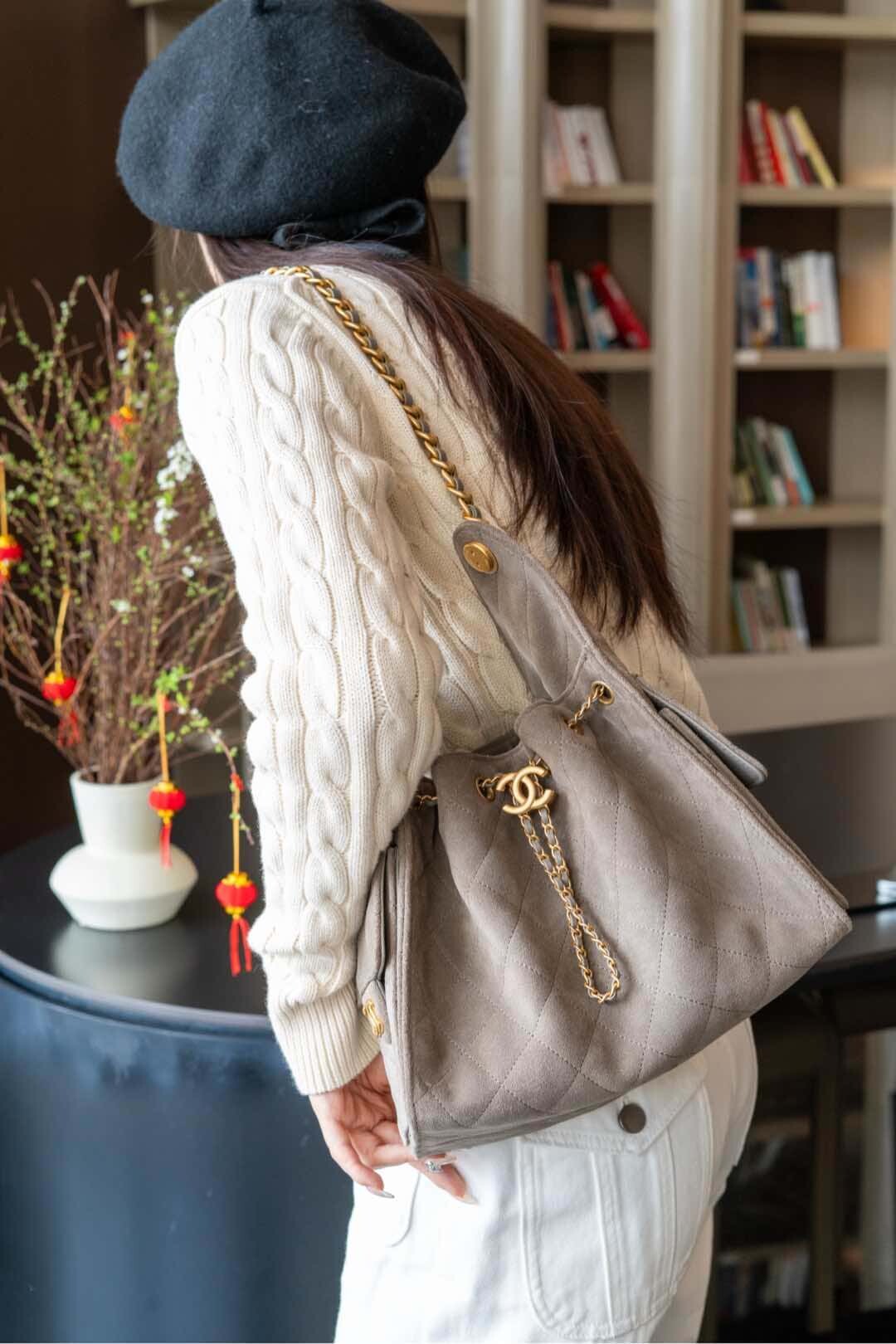 CC 25 Small Hobo Bag
