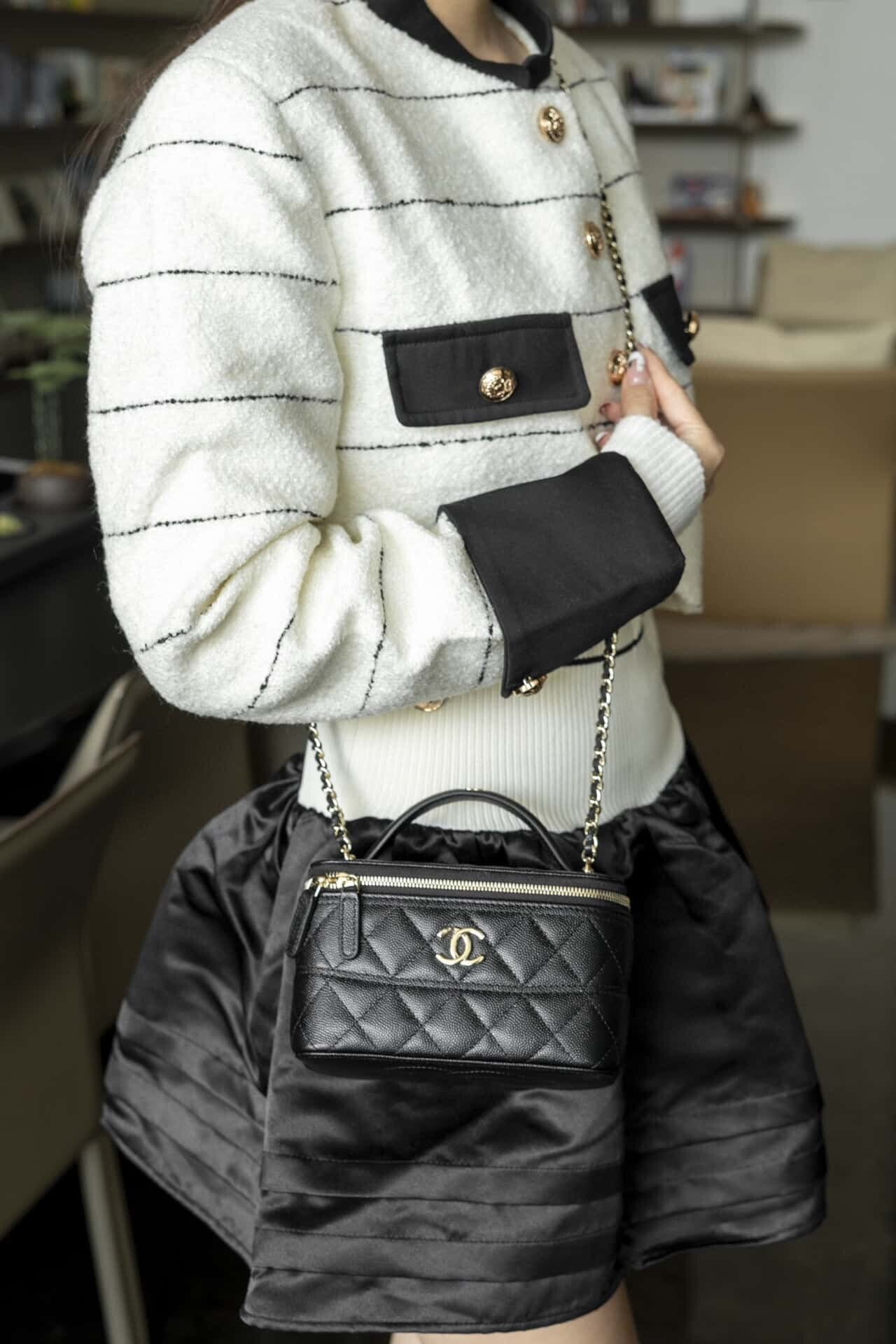 CC Long Vanity with Chain Black