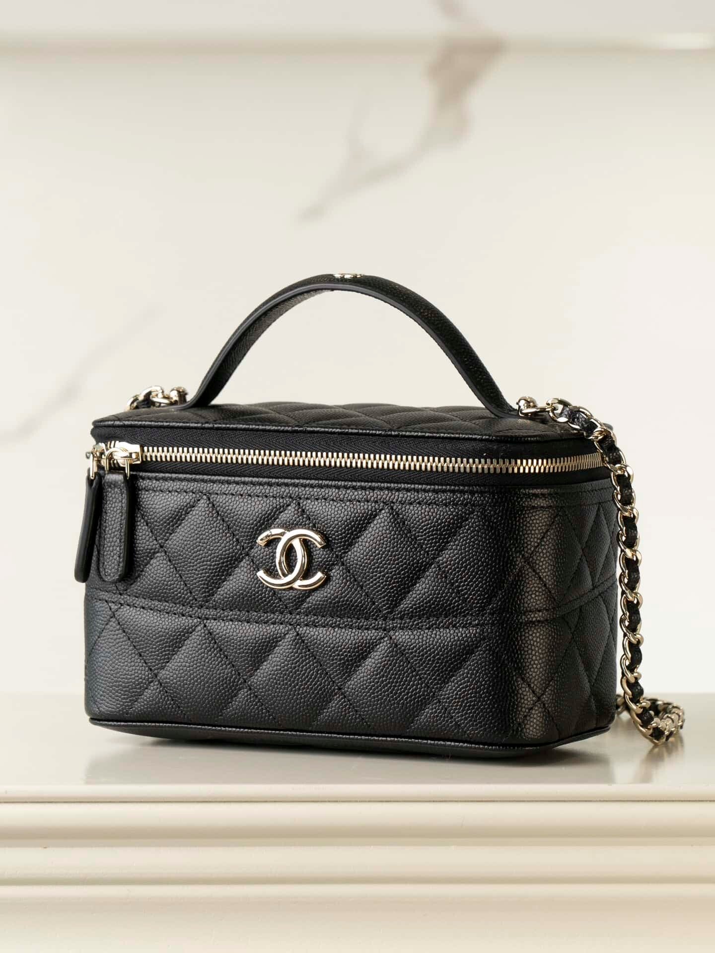 CC Long Vanity with Chain Black