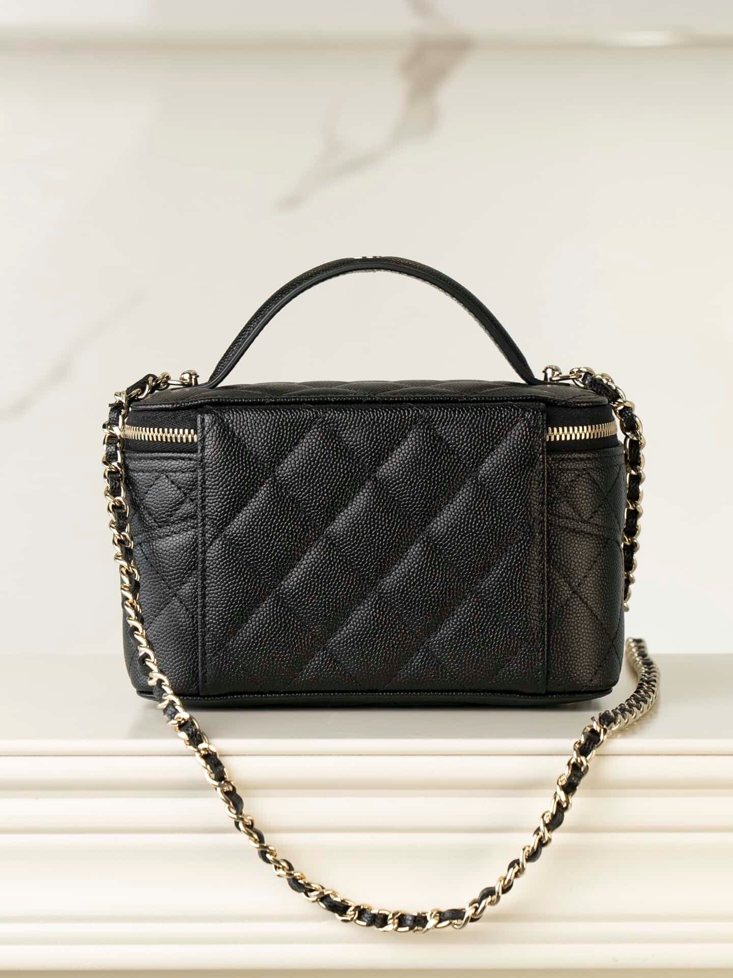 CC Long Vanity with Chain Black