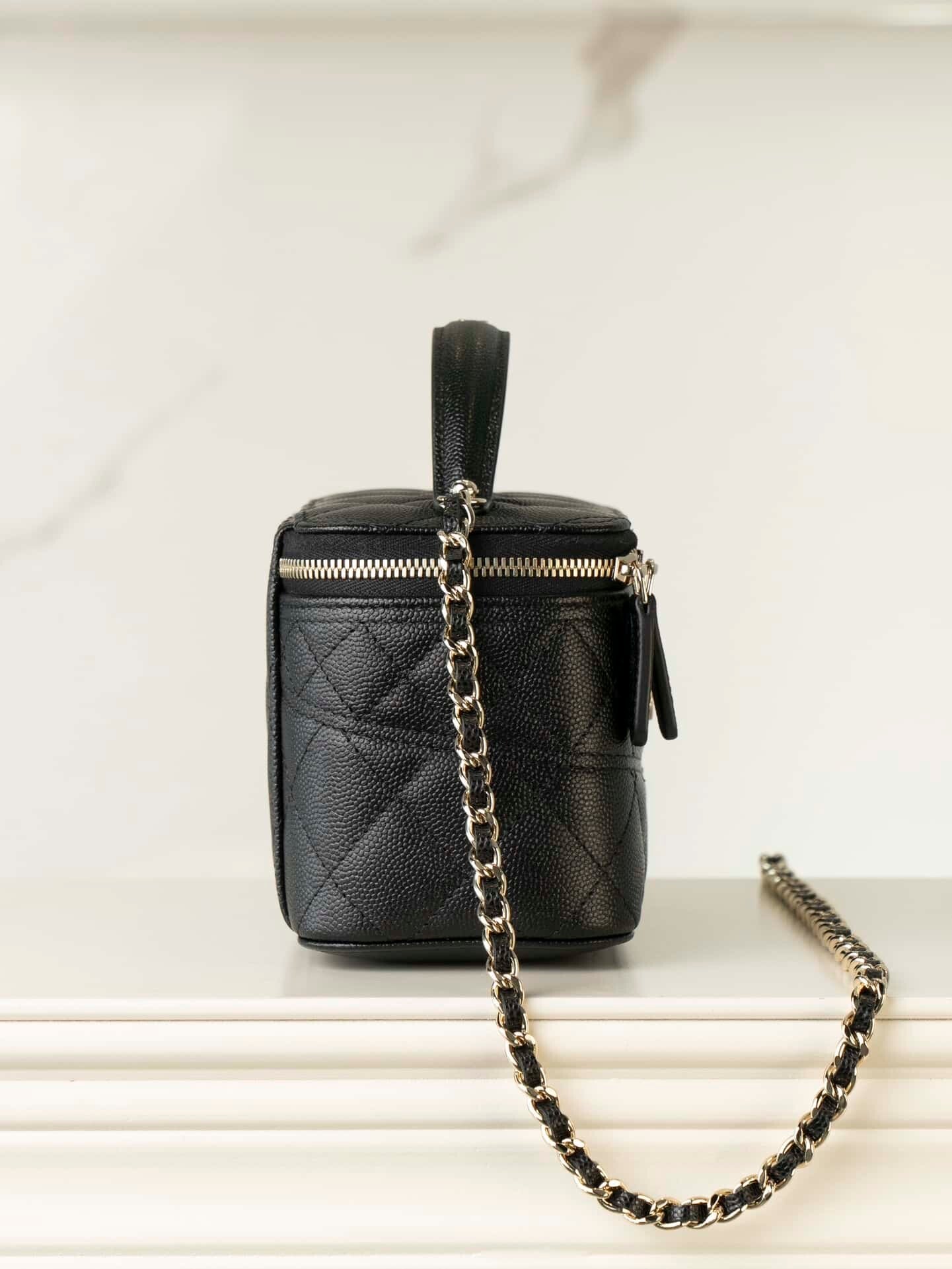 CC Long Vanity with Chain Black
