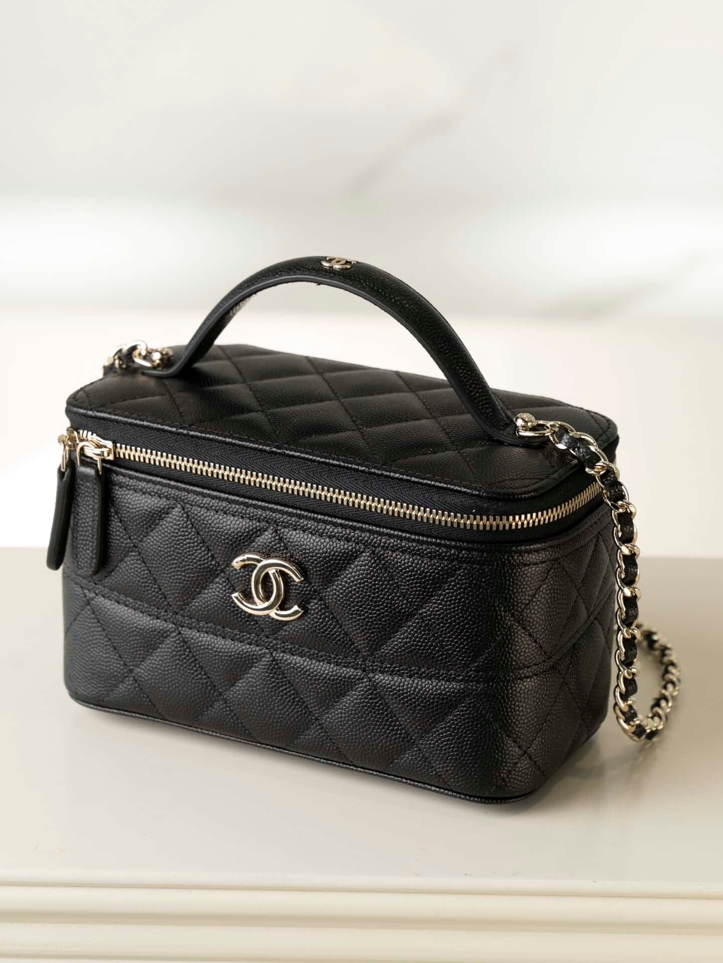 CC Long Vanity with Chain Black