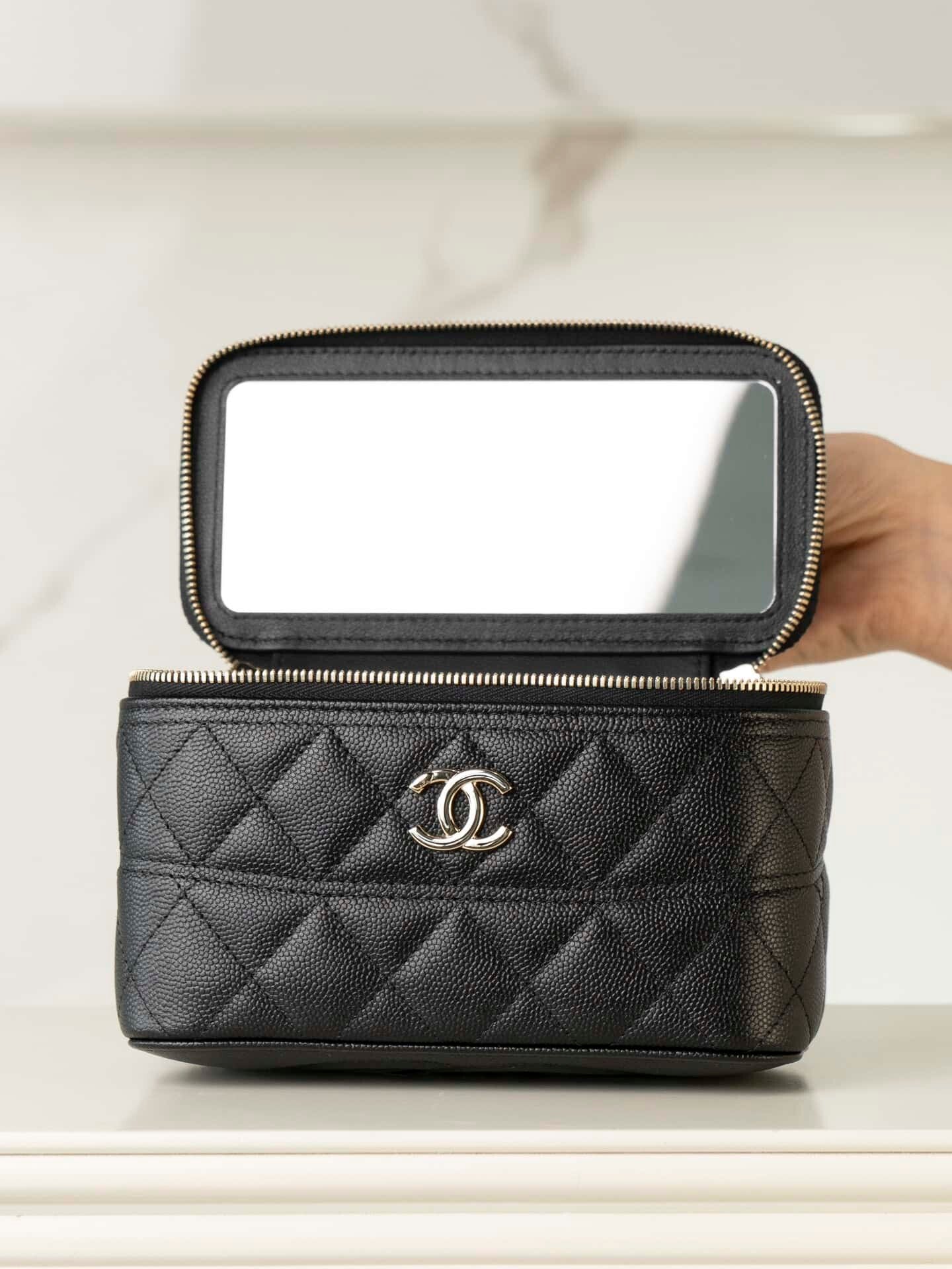 CC Long Vanity with Chain Black