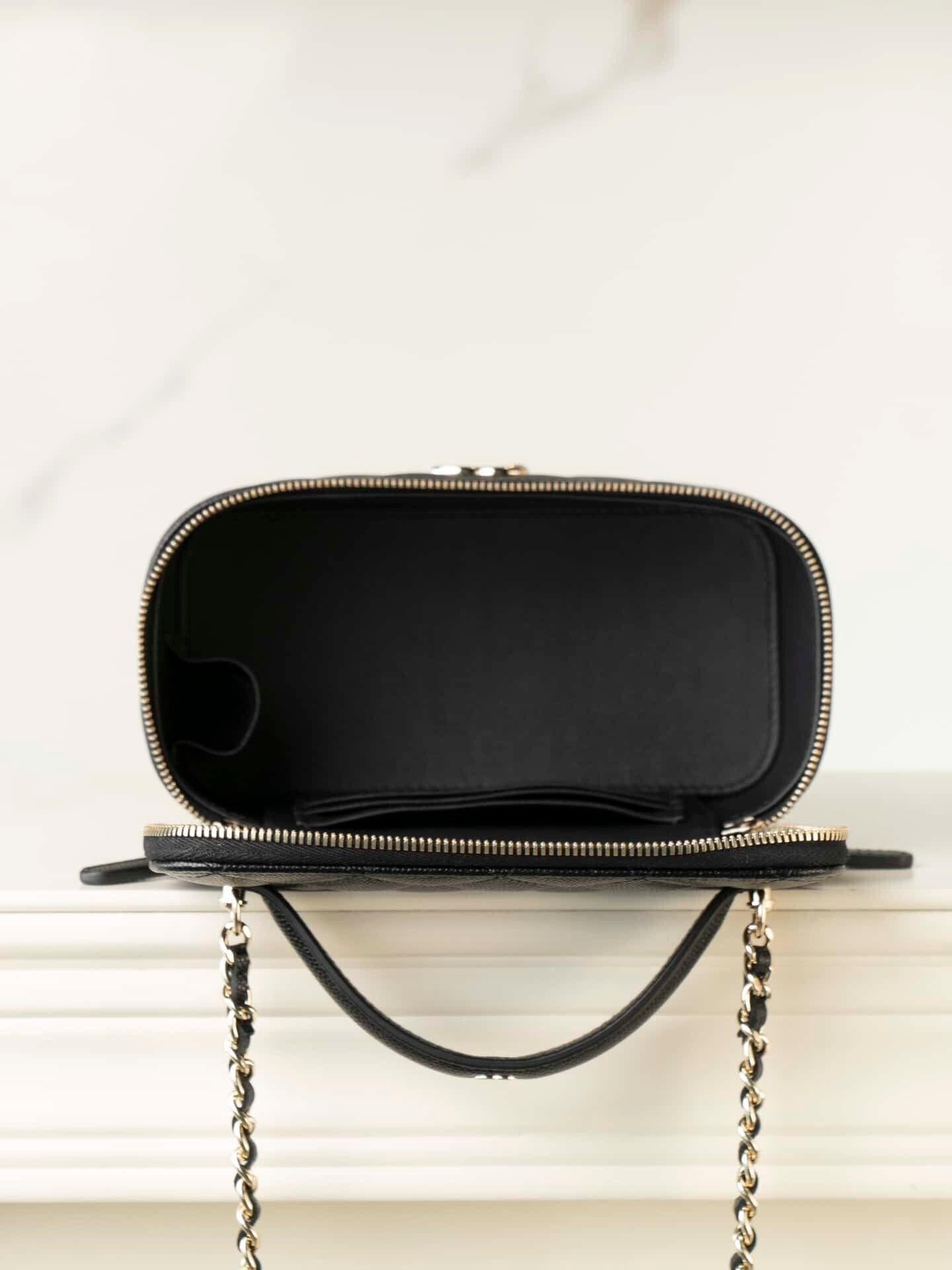 CC Long Vanity with Chain Black