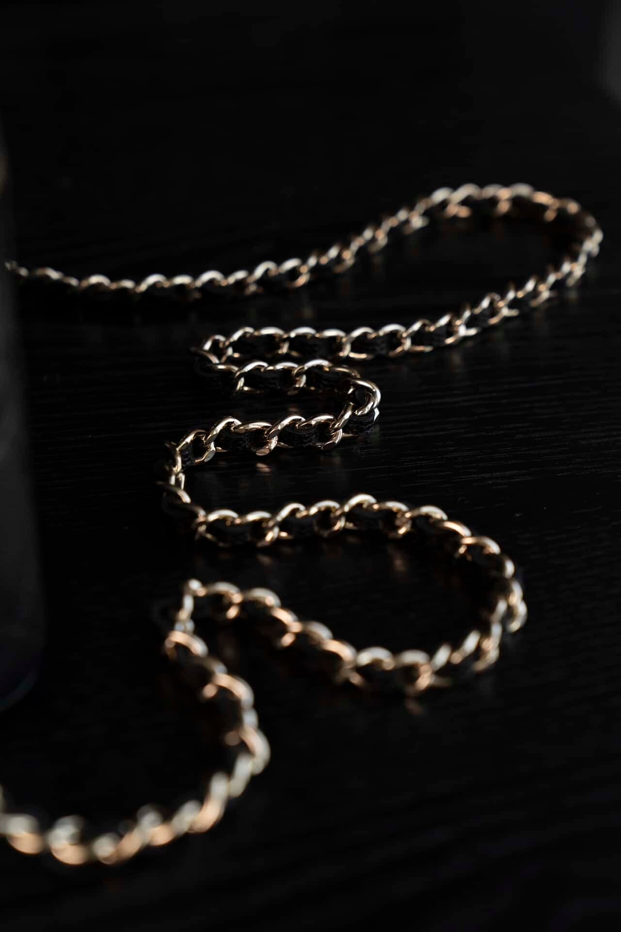 CC Long Vanity with Chain Black