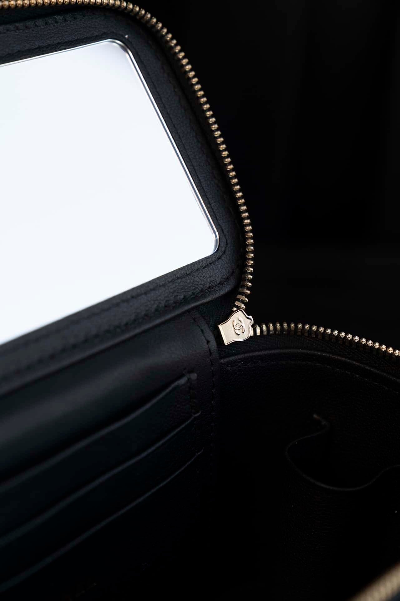 CC Long Vanity with Chain Black
