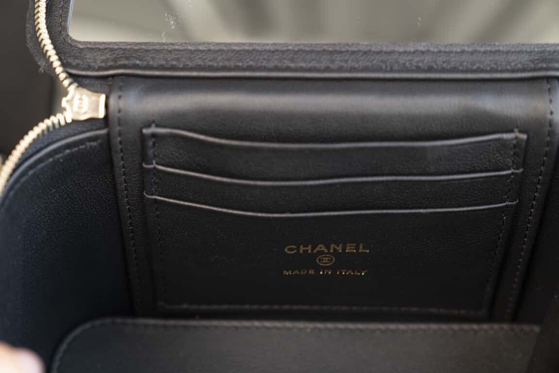 CC Long Vanity with Chain Black