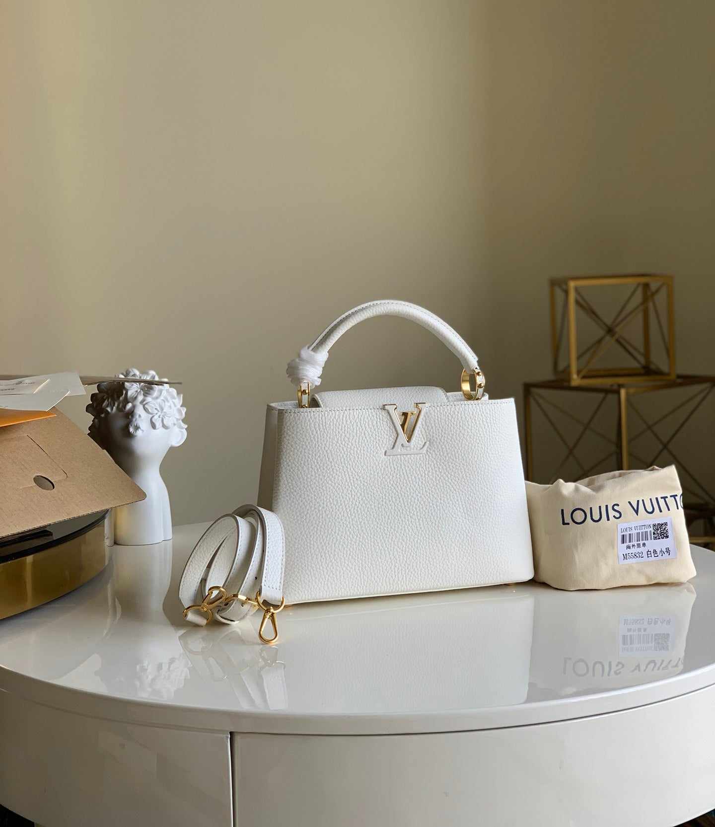 Louis Vuitton Capucines Bb Handbag in Beige Grained Leather and