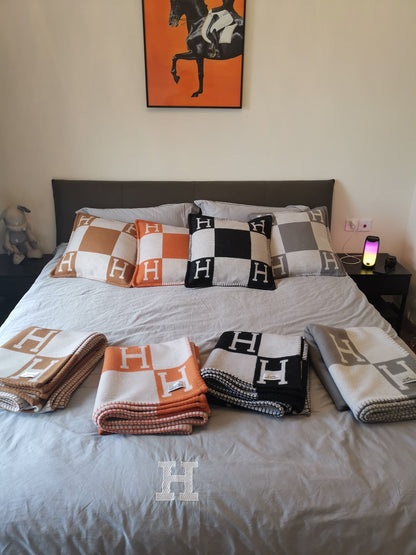Avalon Wool/Cashmere Throw Blanket & Pillow Case Set