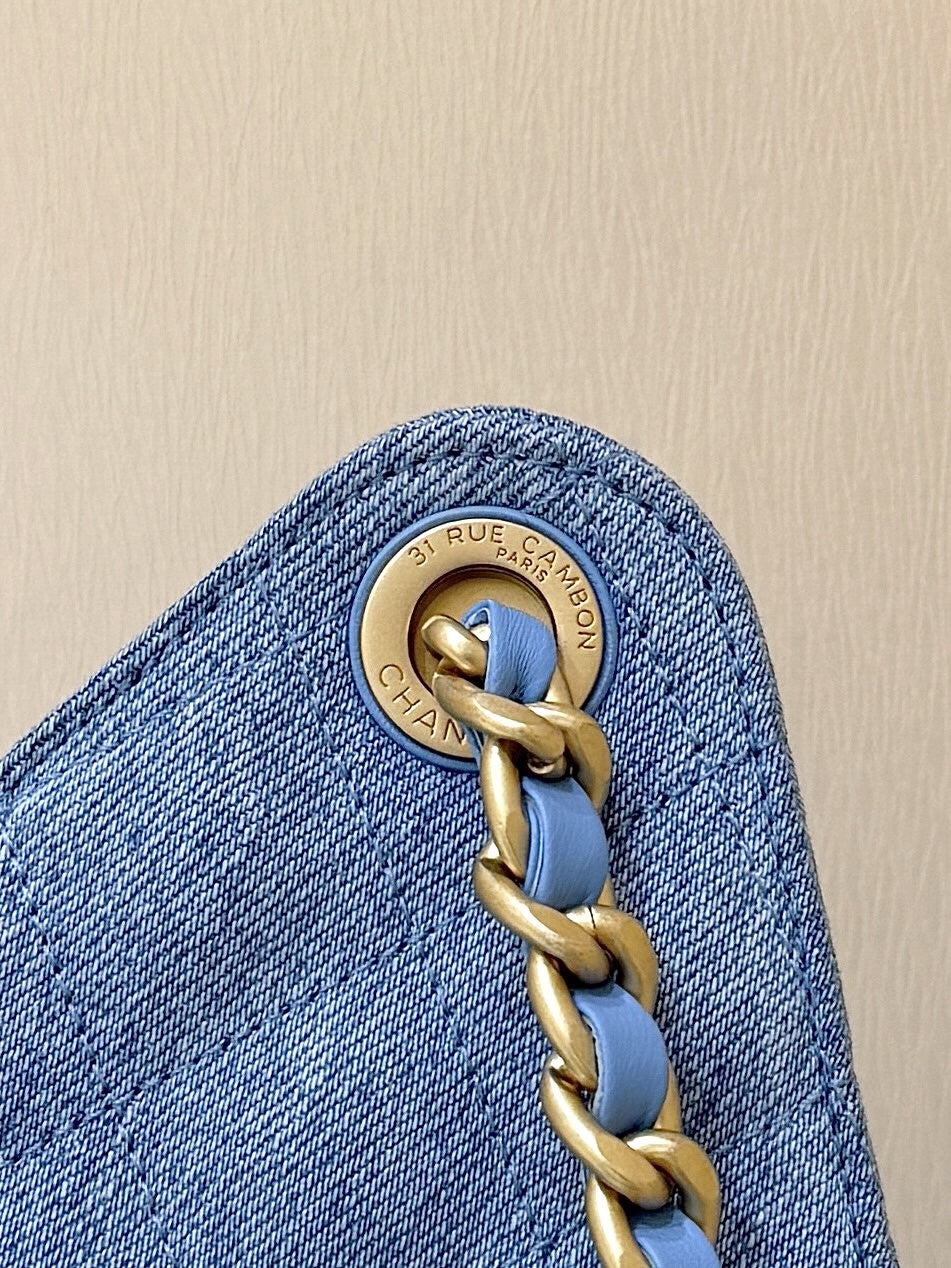 CC 25 Large Hobo Bag Light Denim
