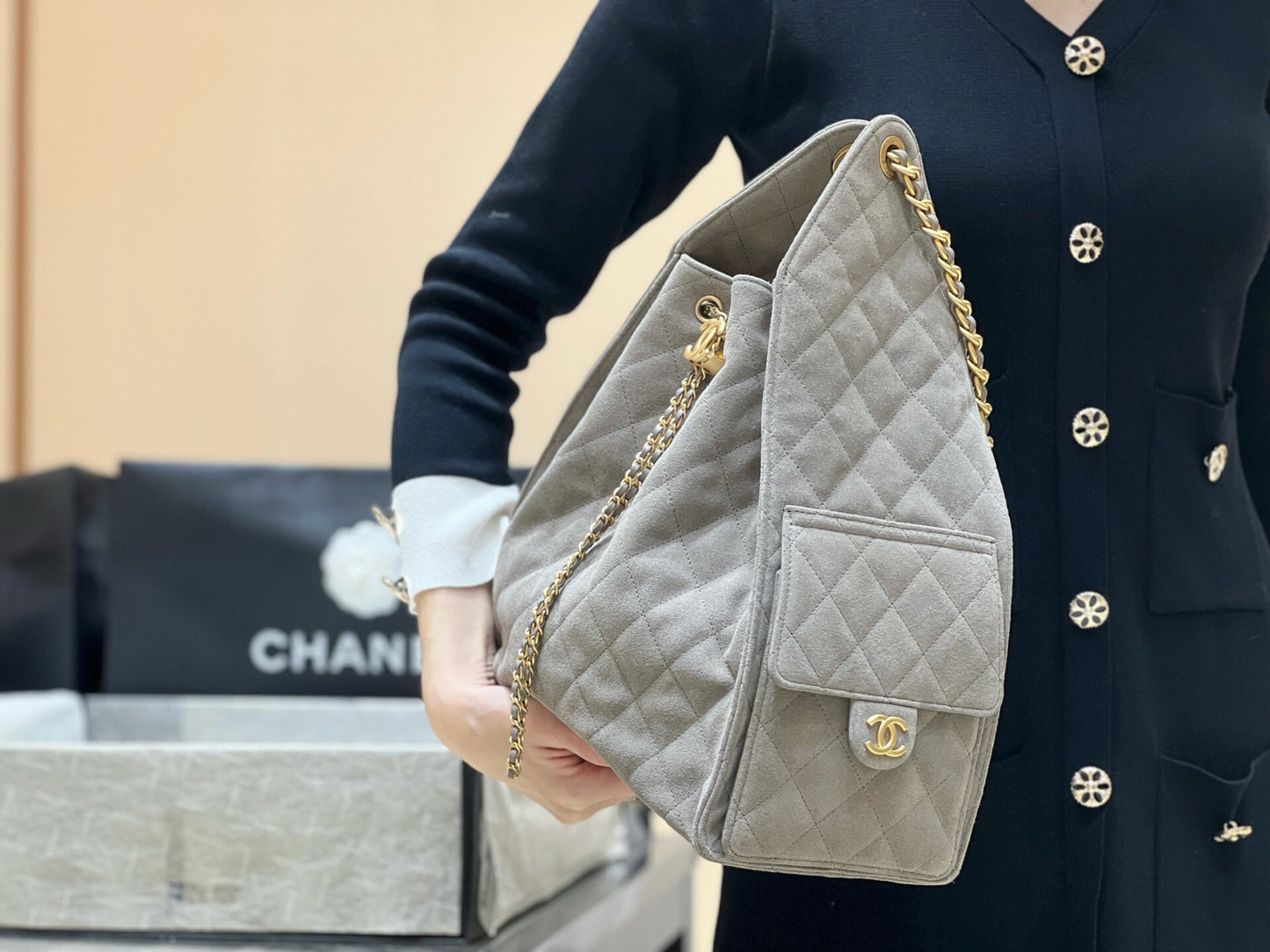 CC 25 Large Hobo Bag Suede Grey