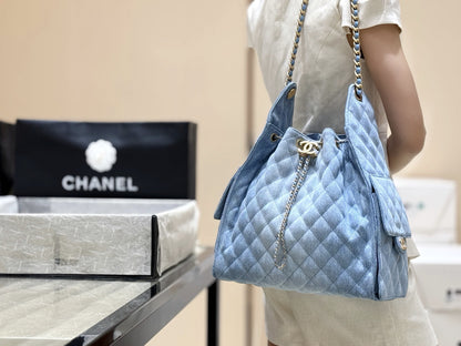 CC 25 Large Hobo Bag Light Denim