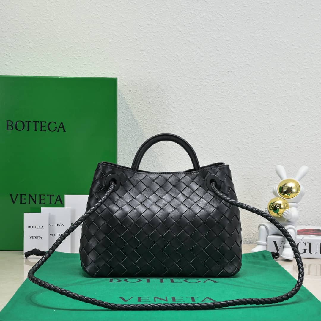 BOTTEGA VENETA Andiamo Medium Bag Black