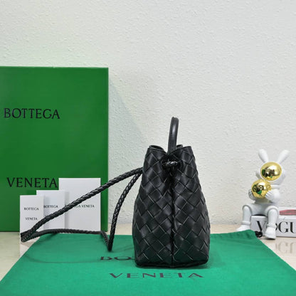 BOTTEGA VENETA Andiamo Medium Bag Black