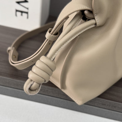 Flamenco Purse Medium Beige