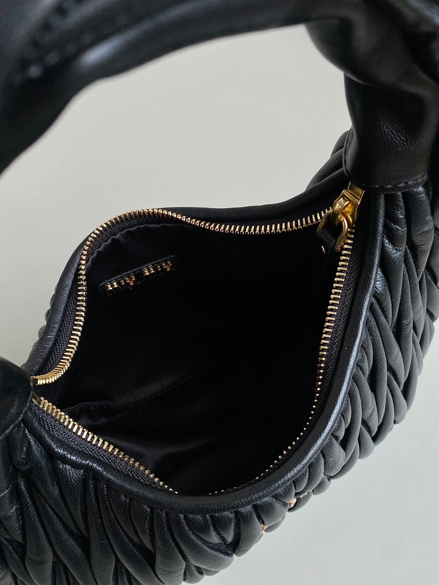 Wander Hobo Bag Black