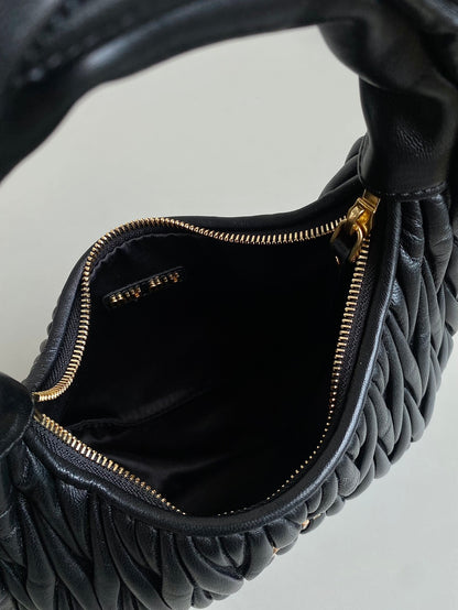 Wander Hobo Bag Black