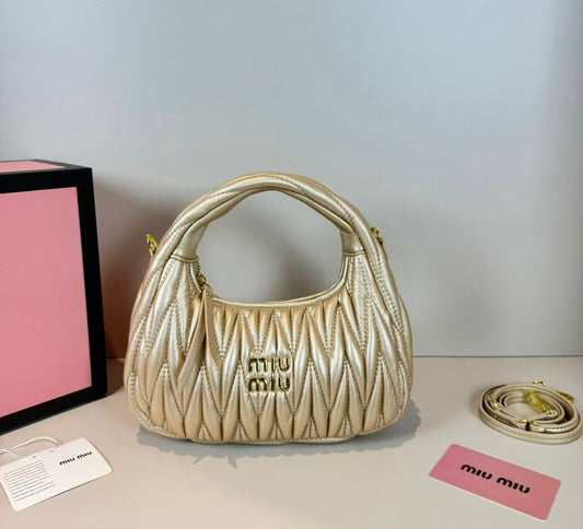 Wander Hobo Bag Gold