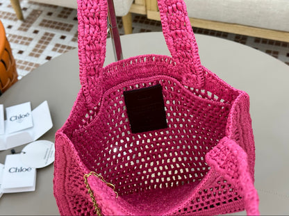 Banana Tote Bag In Raffia Fucshia