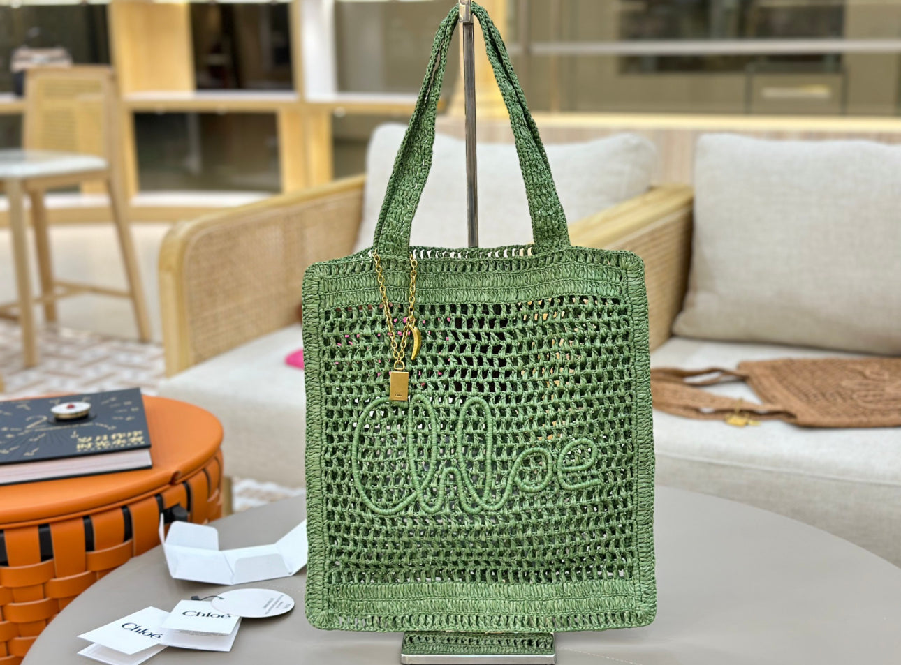 Banana Tote Bag In Raffia Green