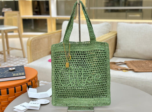 Banana Tote Bag In Raffia Green