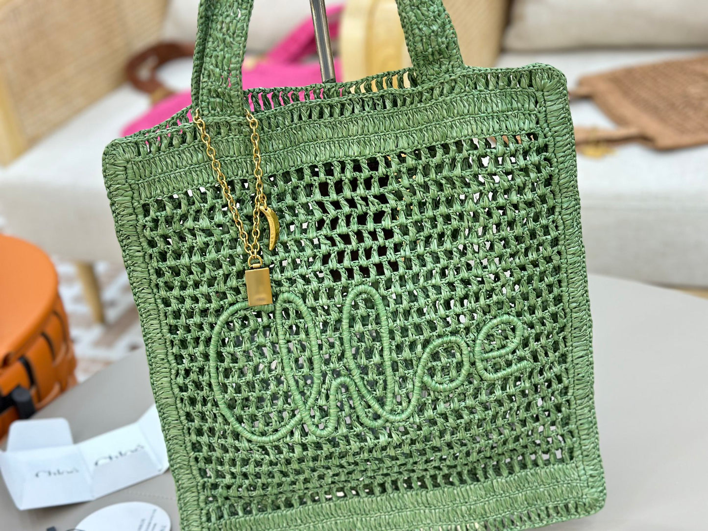 Banana Tote Bag In Raffia Green