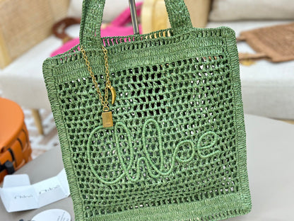 Banana Tote Bag In Raffia Green