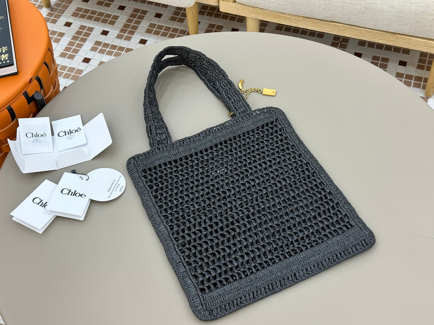 Banana Tote Bag In Raffia Black