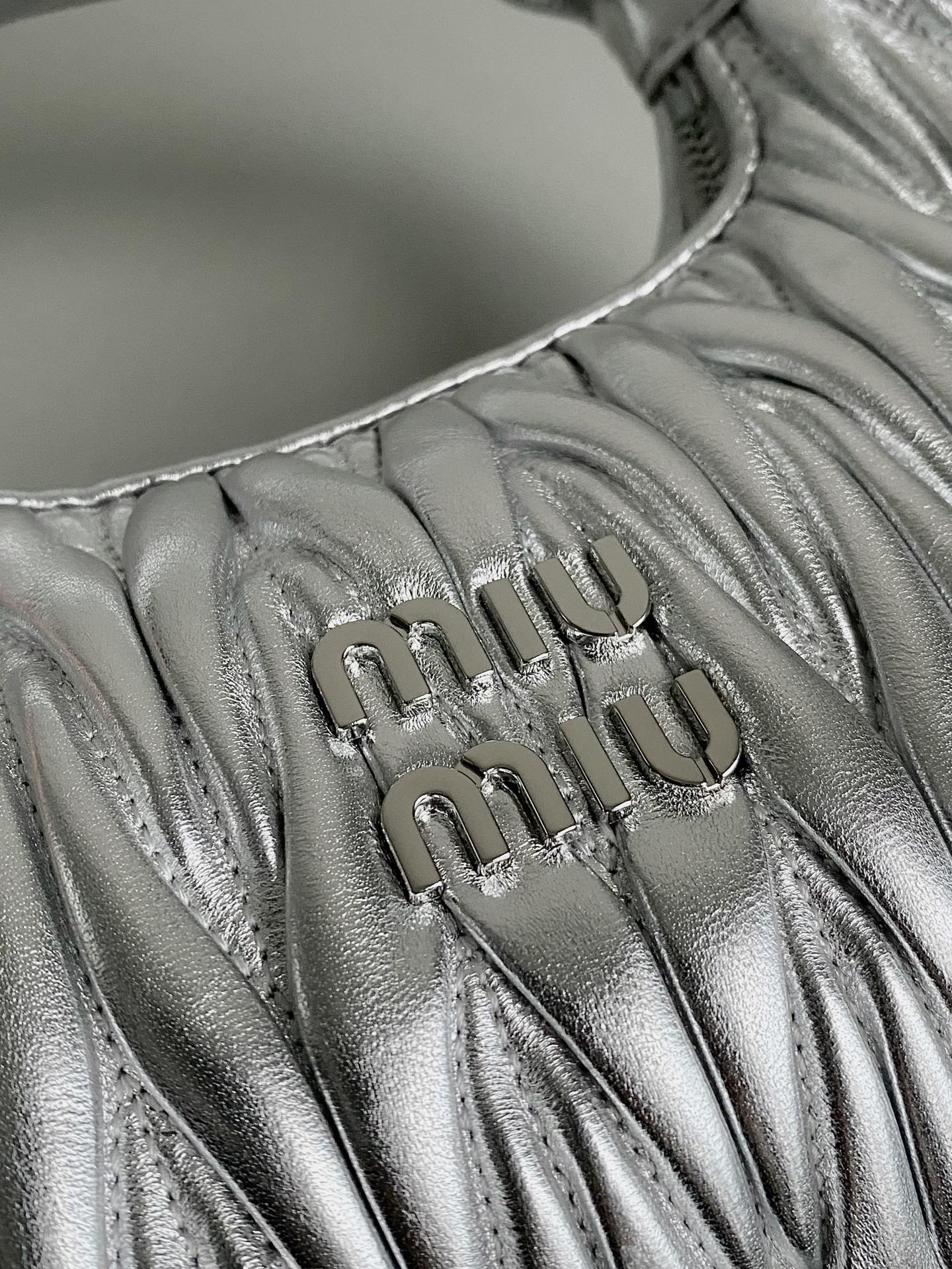 Wander Hobo Bag Silver