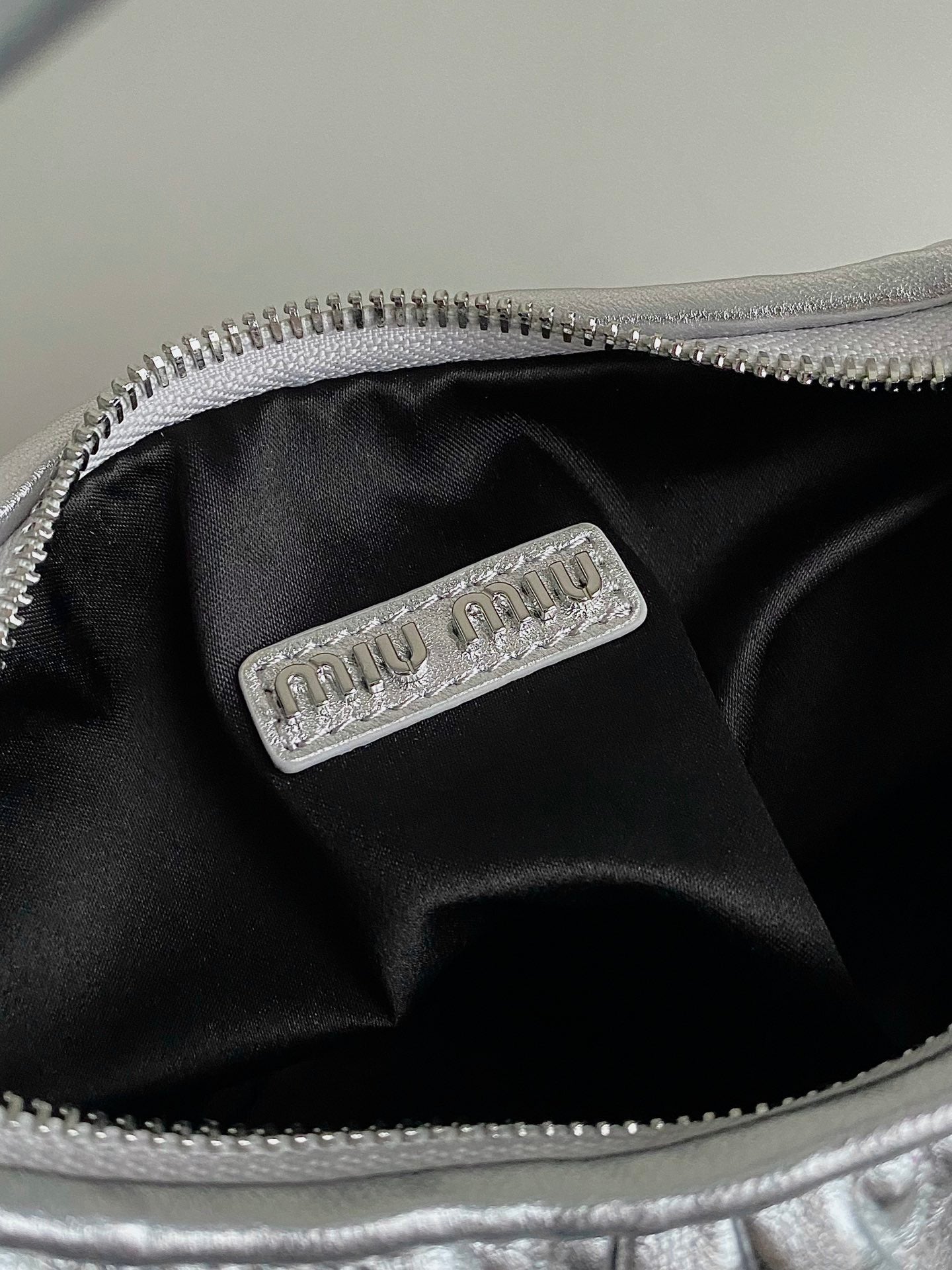 Wander Hobo Bag Silver