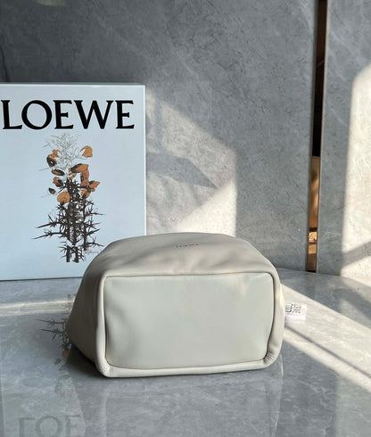 LOEWE Squeeze Bag White