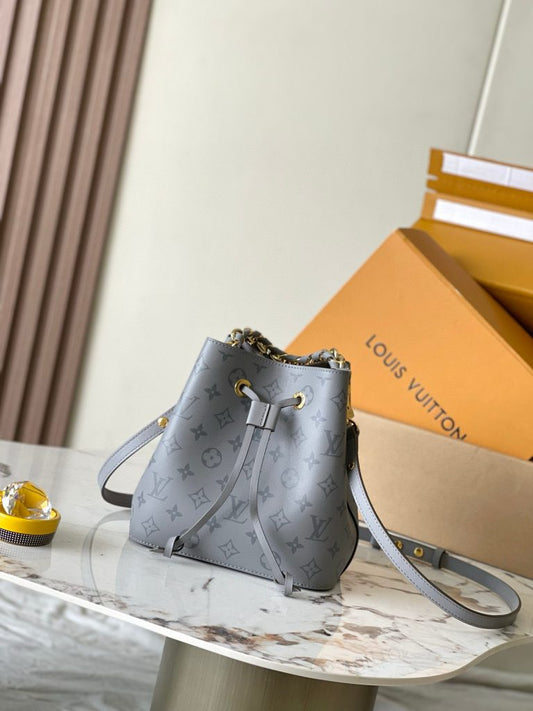 LV Neonoe BB